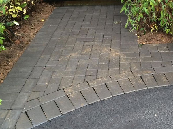 Contemporary block paving driveway