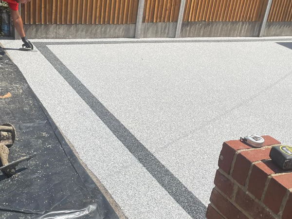 Resin bound driveway surfacing finish