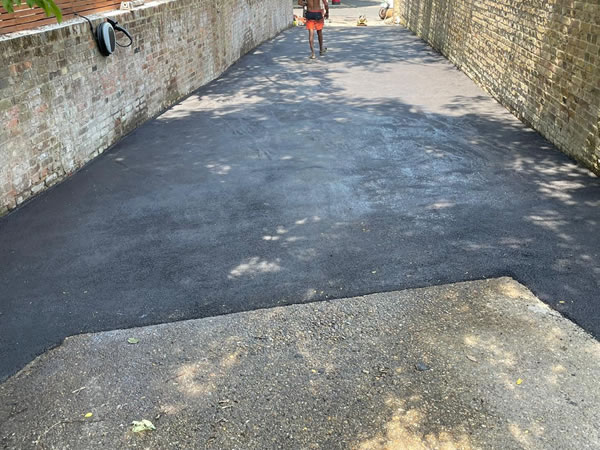 Completed tarmac driveway surfacing project